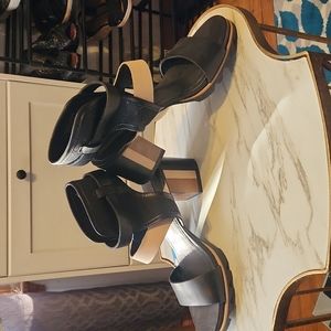 NWT, amazing rare sorel sandals